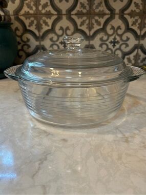 1990s Vintage Libbey Ribbed Glass Lidded Casserole Baking Dish- EUC